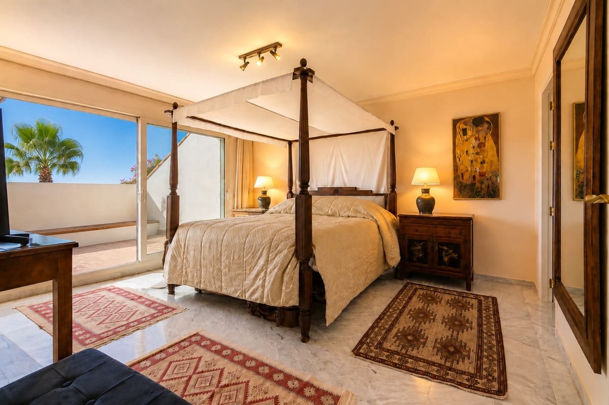 4 bedroom Penthouse for sale in Guadalmina with pool garage - € 975,000 (Ref: 10022628)