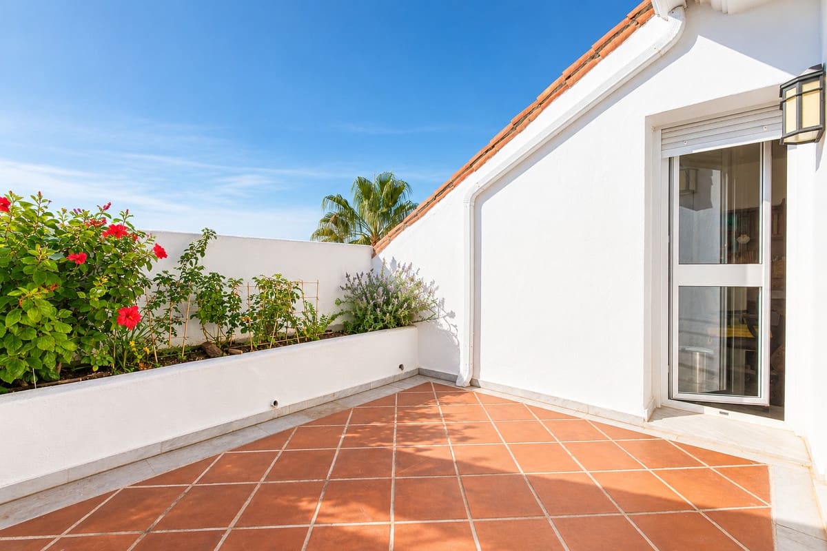 4 bedroom Penthouse for sale in Guadalmina with pool garage - € 975,000 (Ref: 10022628)