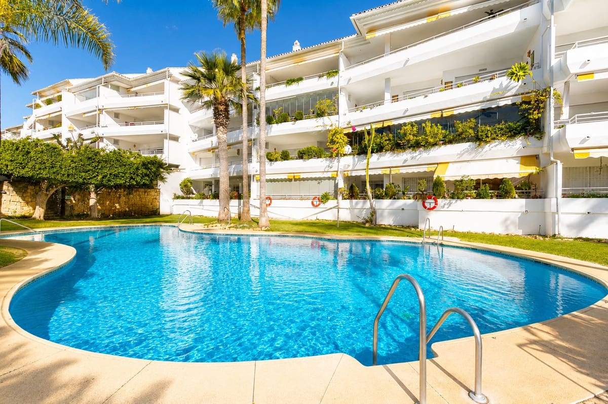 4 bedroom Penthouse for sale in Guadalmina with pool garage - € 975,000 (Ref: 10022628)
