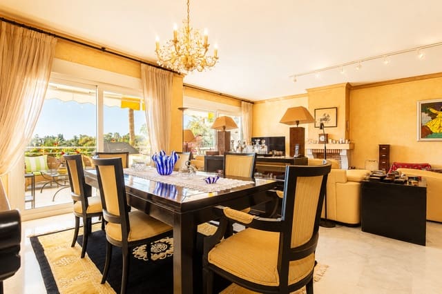 4 makuuhuone Kattohuoneisto myytävänä paikassa Guadalmina Baja, Marbella mukana uima-altaan 
autotalli - 975 000 € (Ref: 10022628)