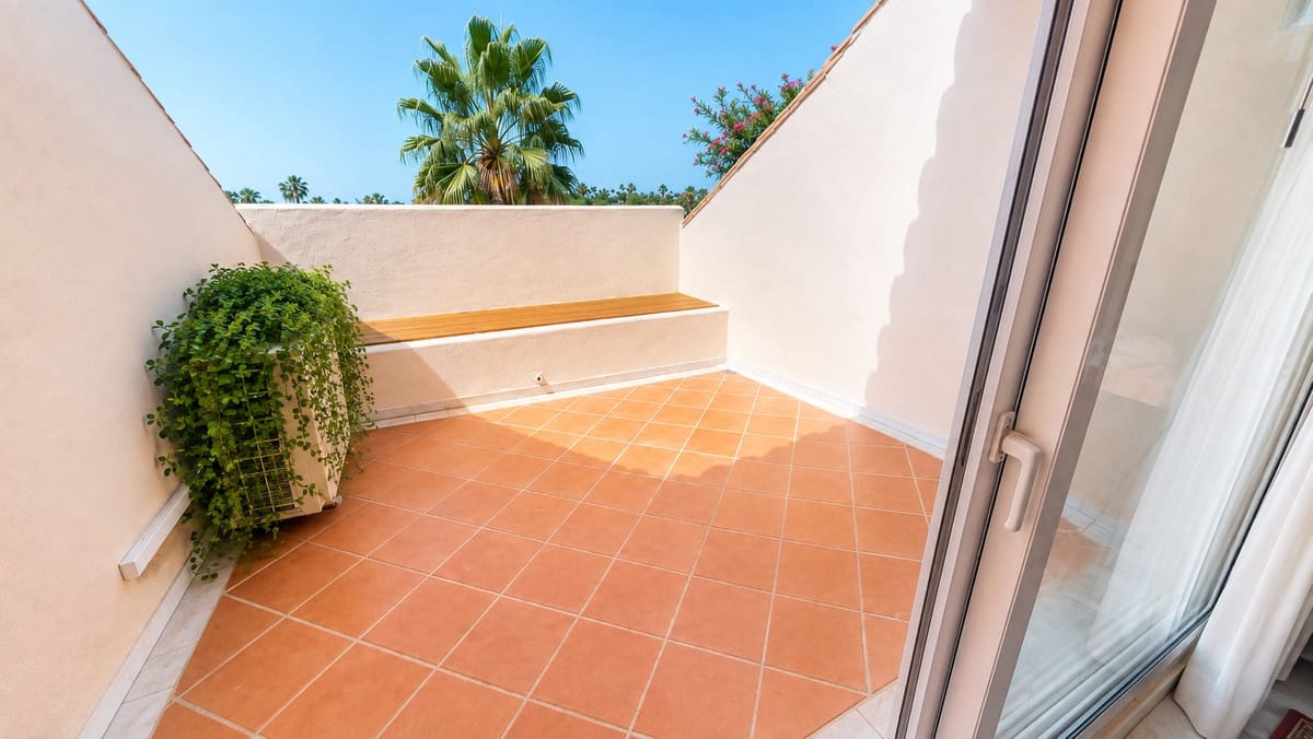 Ático de 4 habitaciones en Guadalmina en venta con piscina garaje - 975.000 € (Ref: 10022628)
