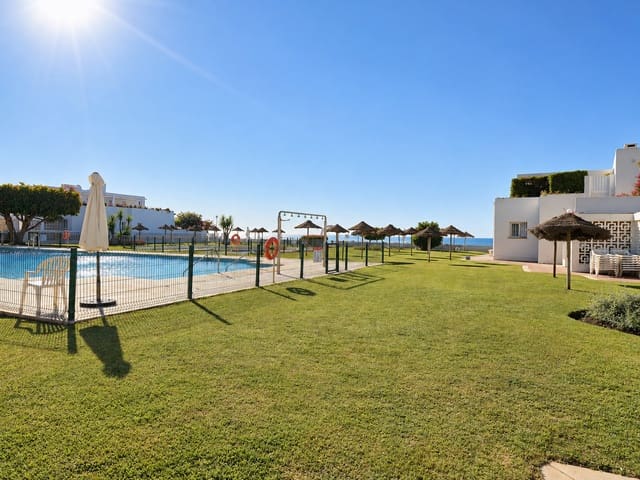2 soverom Strandleiligheter til salgs i Guadalmina Baja, Marbella med svømmebasseng garasje - € 950 000 (Ref: 10142562)