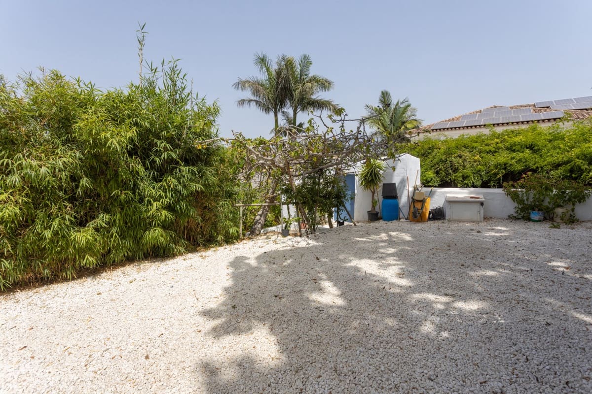 3 soverom Villa til salgs i San Pedro de Alcantara med svømmebasseng garasje - € 1 495 000 (Ref: 10171557)