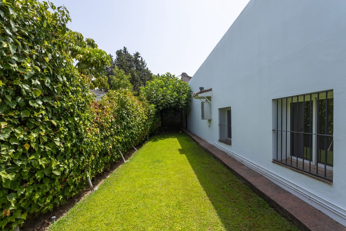 3 soverom Villa til salgs i San Pedro de Alcantara med svømmebasseng garasje - € 1 495 000 (Ref: 10171557)