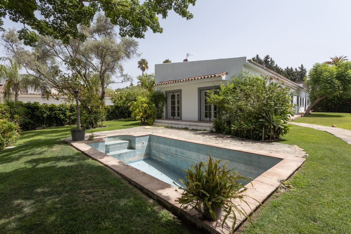 3 soverom Villa til salgs i San Pedro de Alcantara med svømmebasseng garasje - € 1 495 000 (Ref: 10171557)