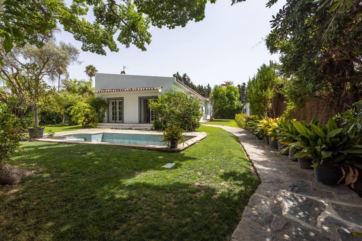 3 soverom Villa til salgs i San Pedro de Alcantara med svømmebasseng garasje - € 1 495 000 (Ref: 10171557)