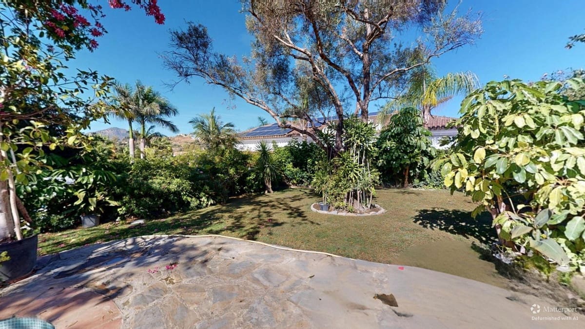 3 soverom Villa til salgs i San Pedro de Alcantara med svømmebasseng garasje - € 1 495 000 (Ref: 10171557)