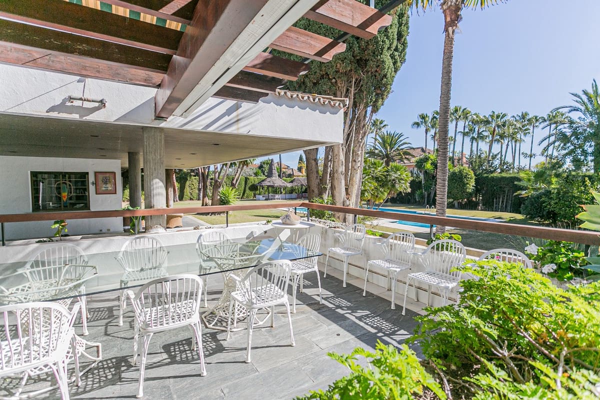 9 sypialnia Willa na sprzedaż w Guadalmina z basenem garażem - 6 200 000 € (Ref: 8220355)