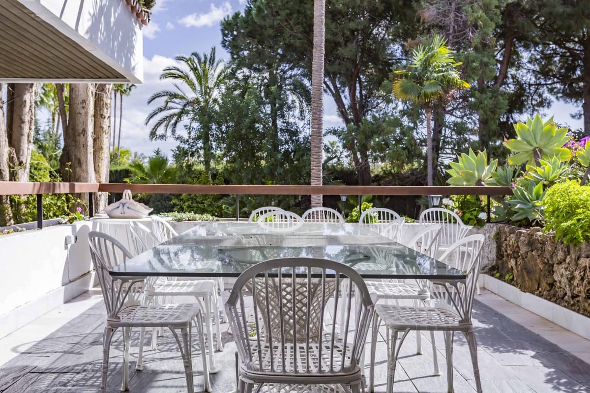 9 sypialnia Willa na sprzedaż w Guadalmina z basenem garażem - 6 200 000 € (Ref: 8220355)