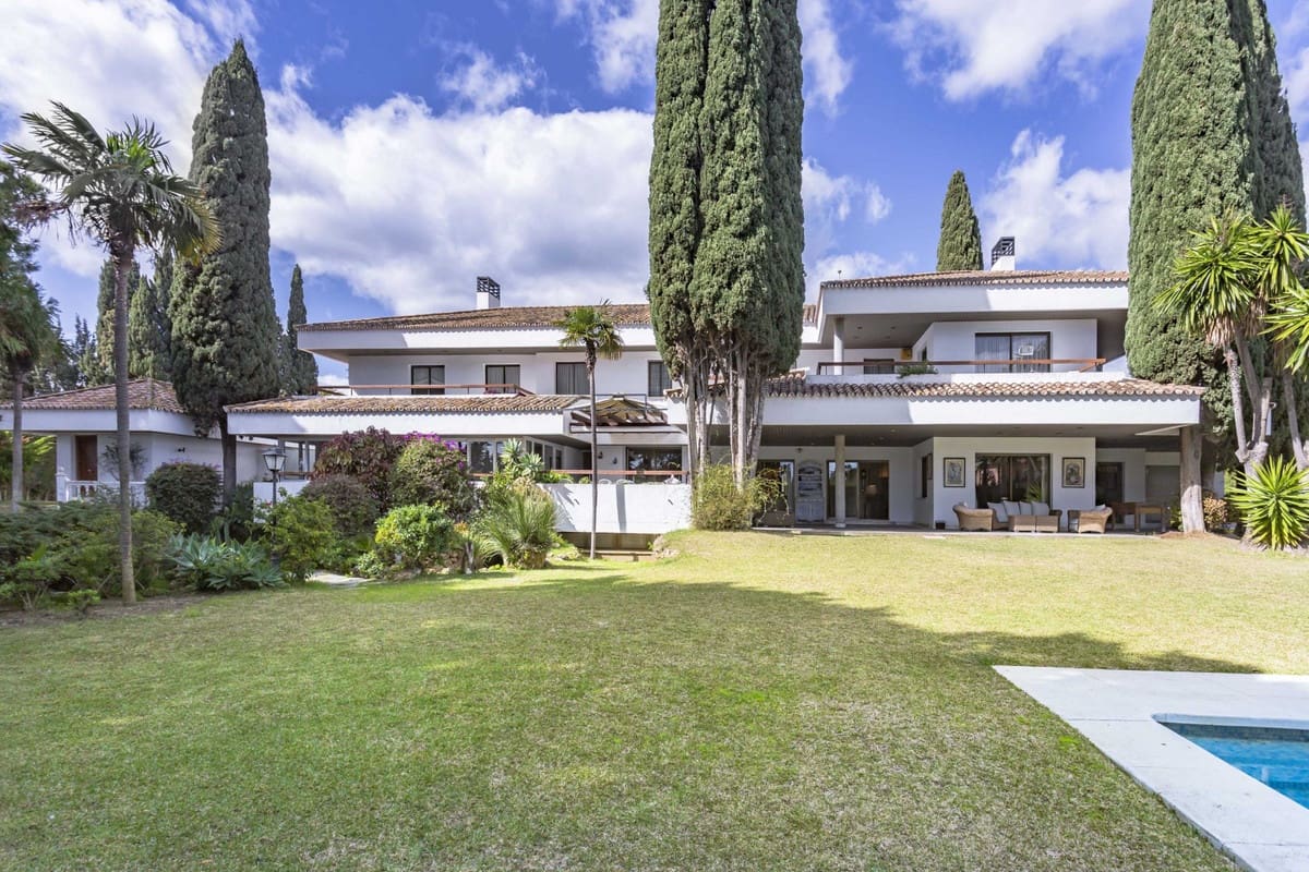 9 sypialnia Willa na sprzedaż w Guadalmina z basenem garażem - 6 200 000 € (Ref: 8220355)