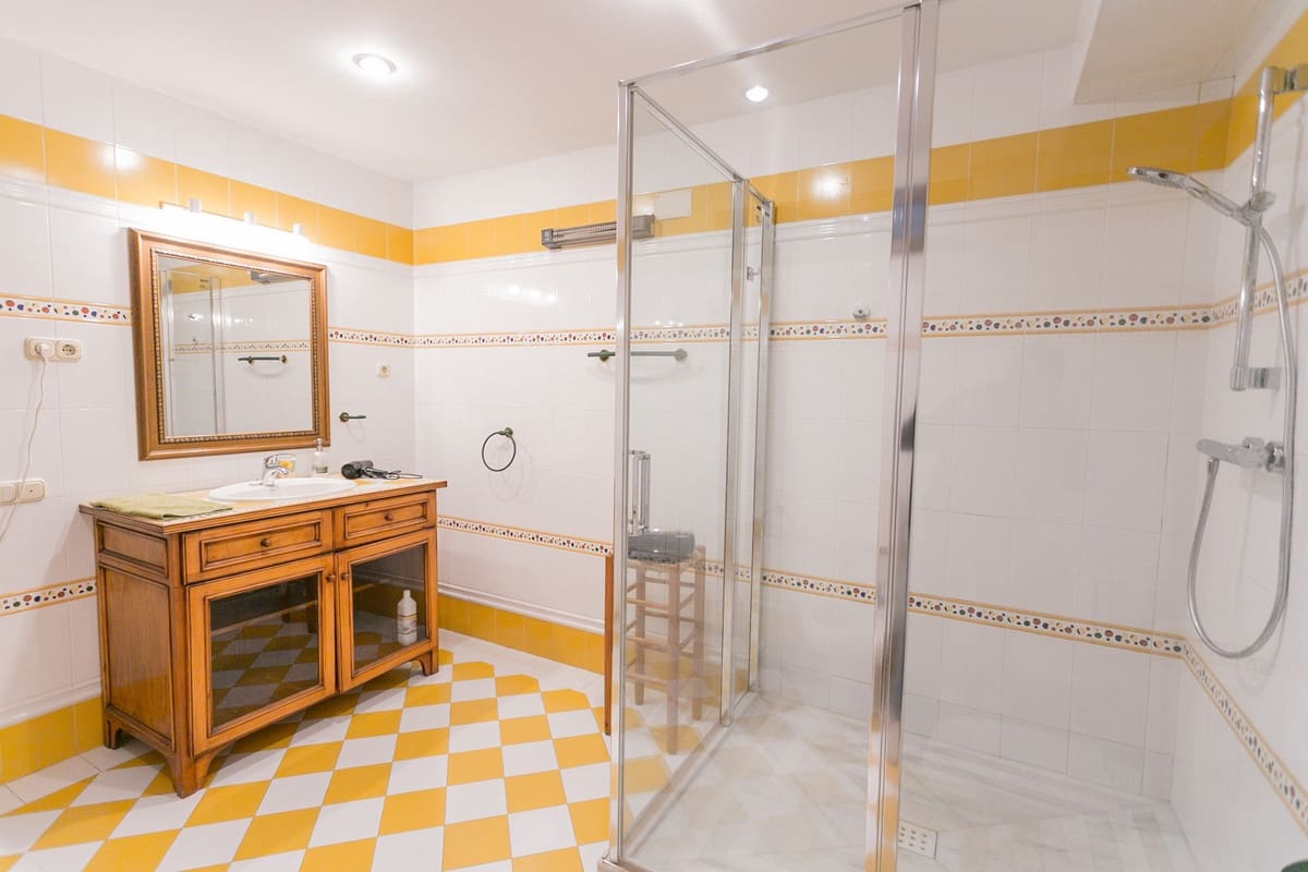 9 sypialnia Willa na sprzedaż w Guadalmina z basenem garażem - 6 200 000 € (Ref: 8220355)