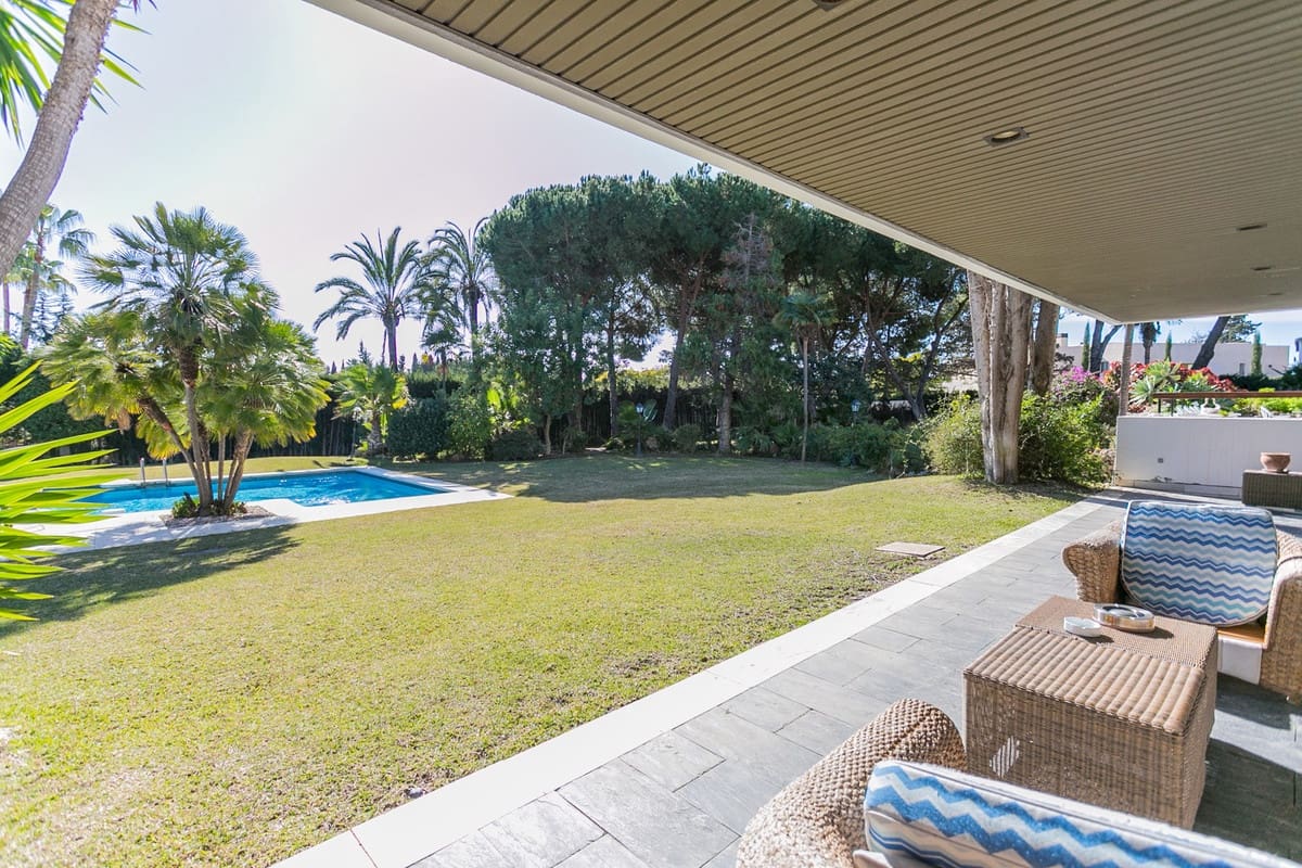 9 sypialnia Willa na sprzedaż w Guadalmina z basenem garażem - 6 200 000 € (Ref: 8220355)