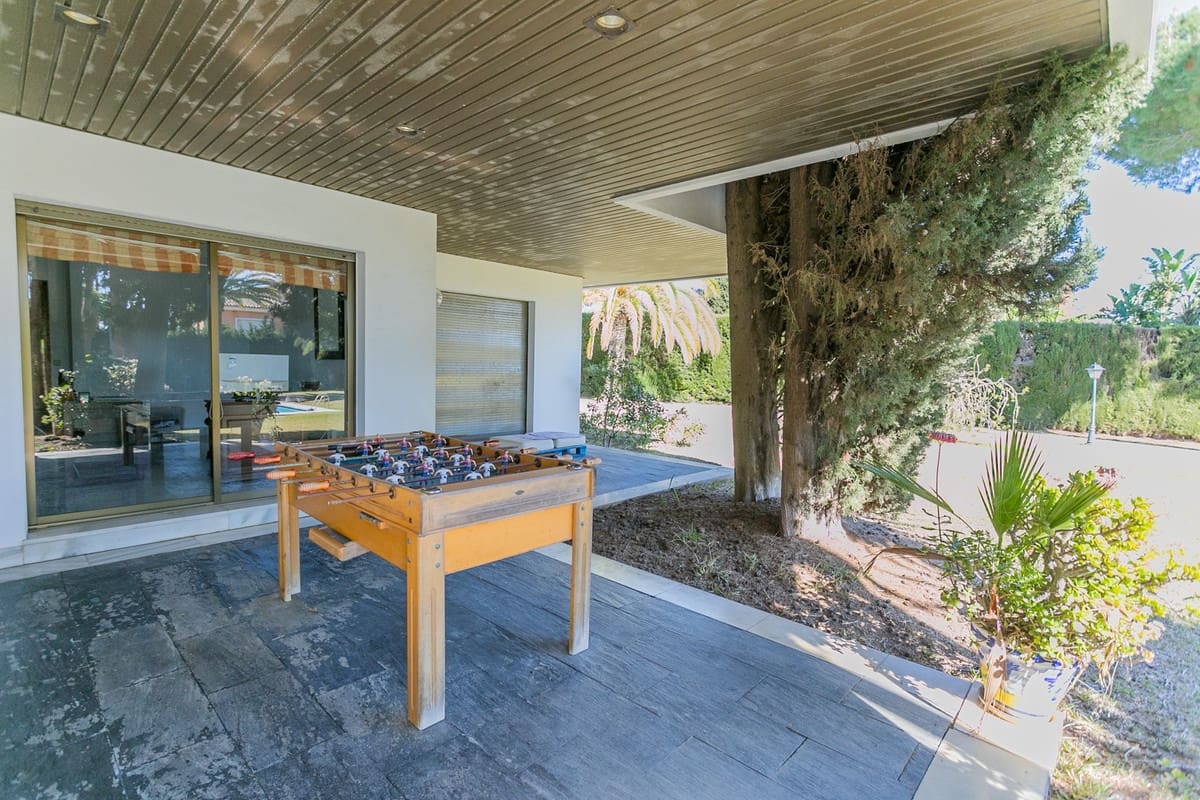 9 sypialnia Willa na sprzedaż w Guadalmina z basenem garażem - 6 200 000 € (Ref: 8220355)