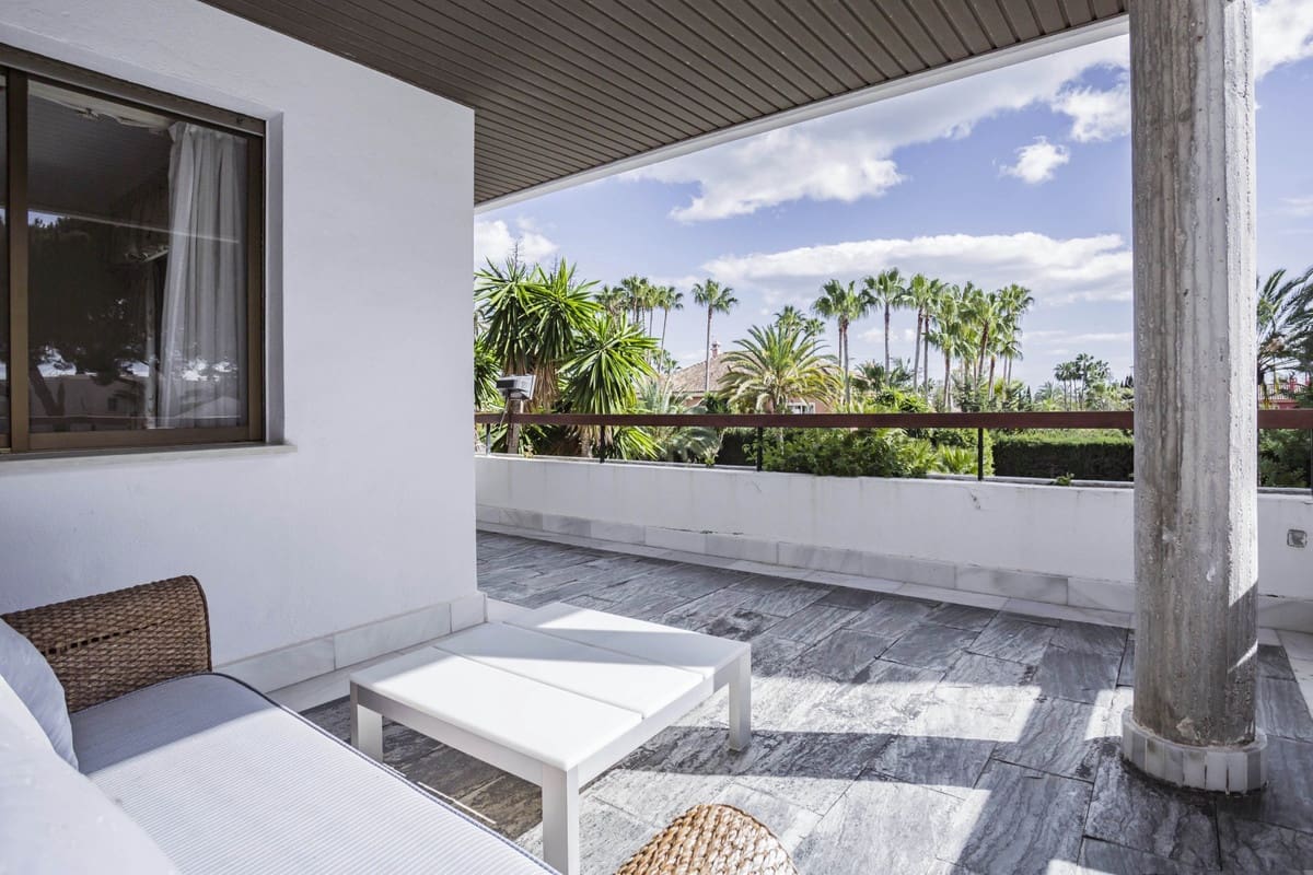 9 sypialnia Willa na sprzedaż w Guadalmina z basenem garażem - 6 200 000 € (Ref: 8220355)