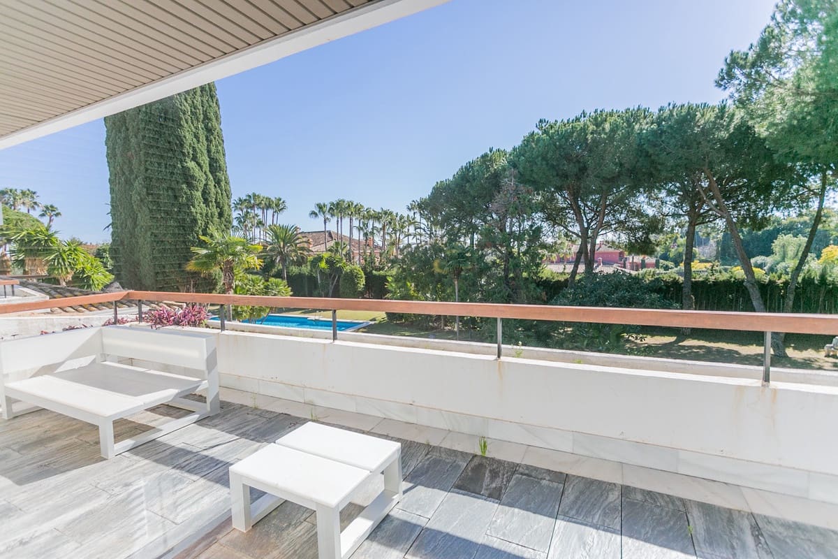 9 sypialnia Willa na sprzedaż w Guadalmina z basenem garażem - 6 200 000 € (Ref: 8220355)