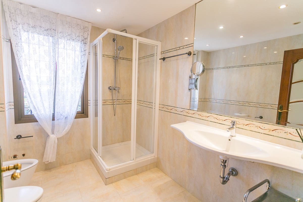 9 sypialnia Willa na sprzedaż w Guadalmina z basenem garażem - 6 200 000 € (Ref: 8220355)