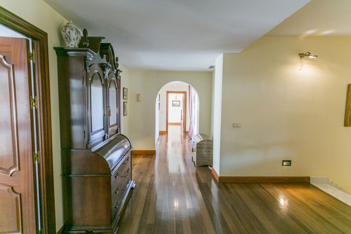 9 sypialnia Willa na sprzedaż w Guadalmina z basenem garażem - 6 200 000 € (Ref: 8220355)