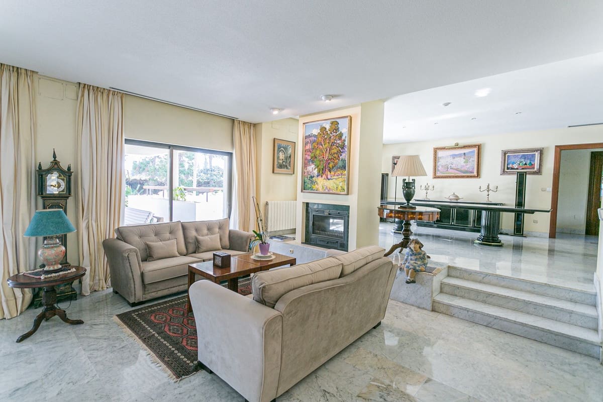 9 sypialnia Willa na sprzedaż w Guadalmina z basenem garażem - 6 200 000 € (Ref: 8220355)