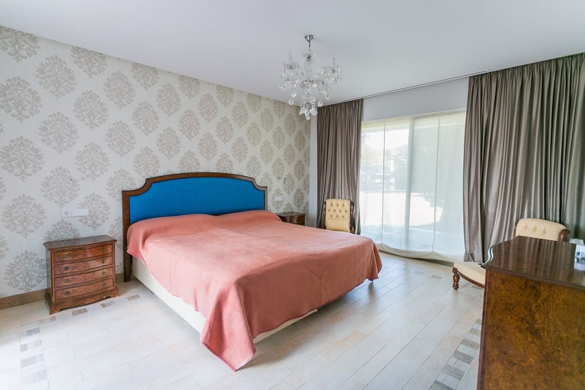 9 sypialnia Willa na sprzedaż w Guadalmina z basenem garażem - 6 200 000 € (Ref: 8220355)