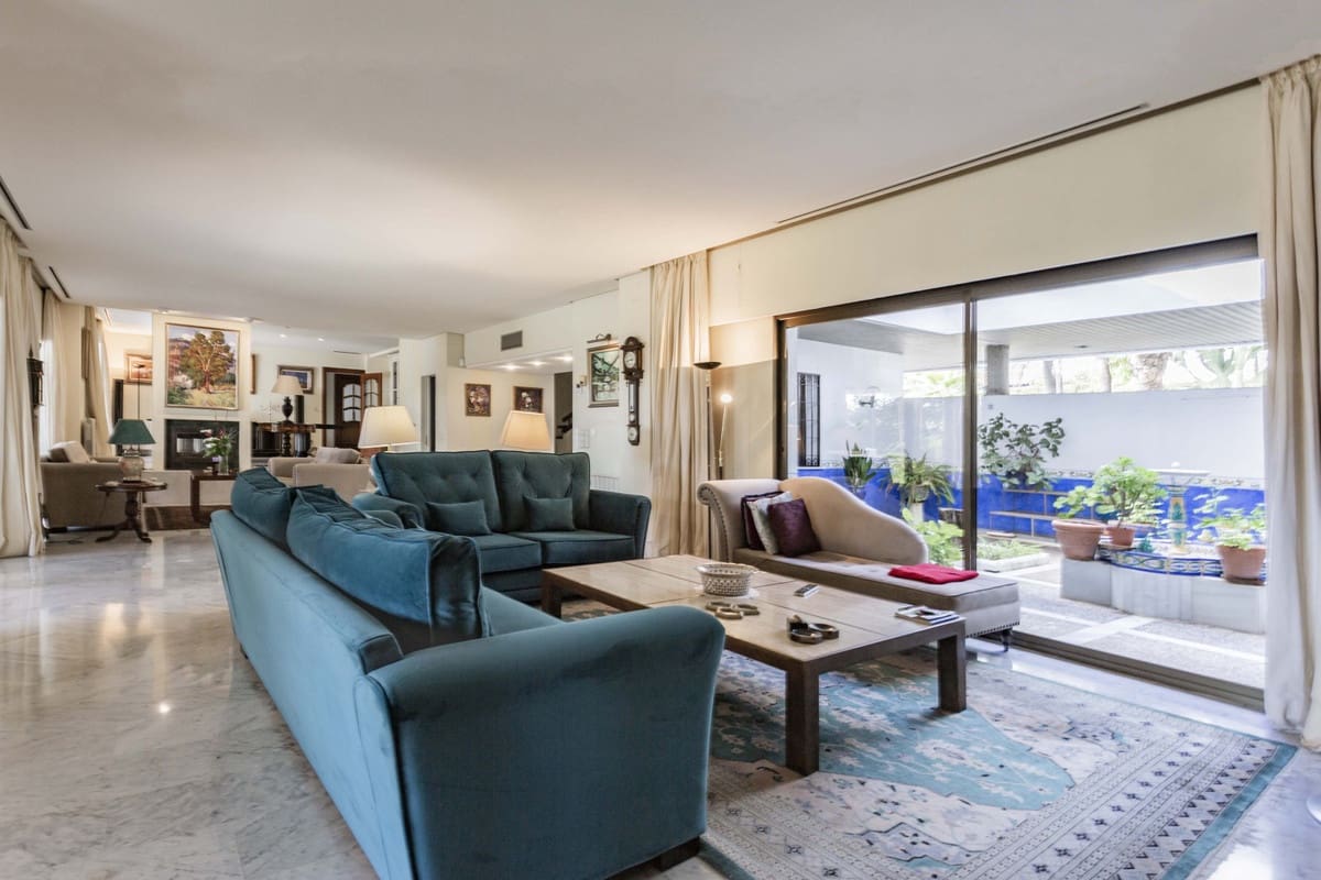 9 sypialnia Willa na sprzedaż w Guadalmina z basenem garażem - 6 200 000 € (Ref: 8220355)