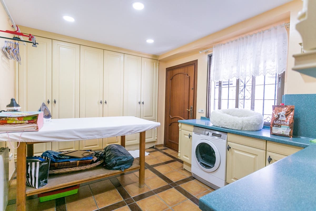 9 sypialnia Willa na sprzedaż w Guadalmina z basenem garażem - 6 200 000 € (Ref: 8220355)