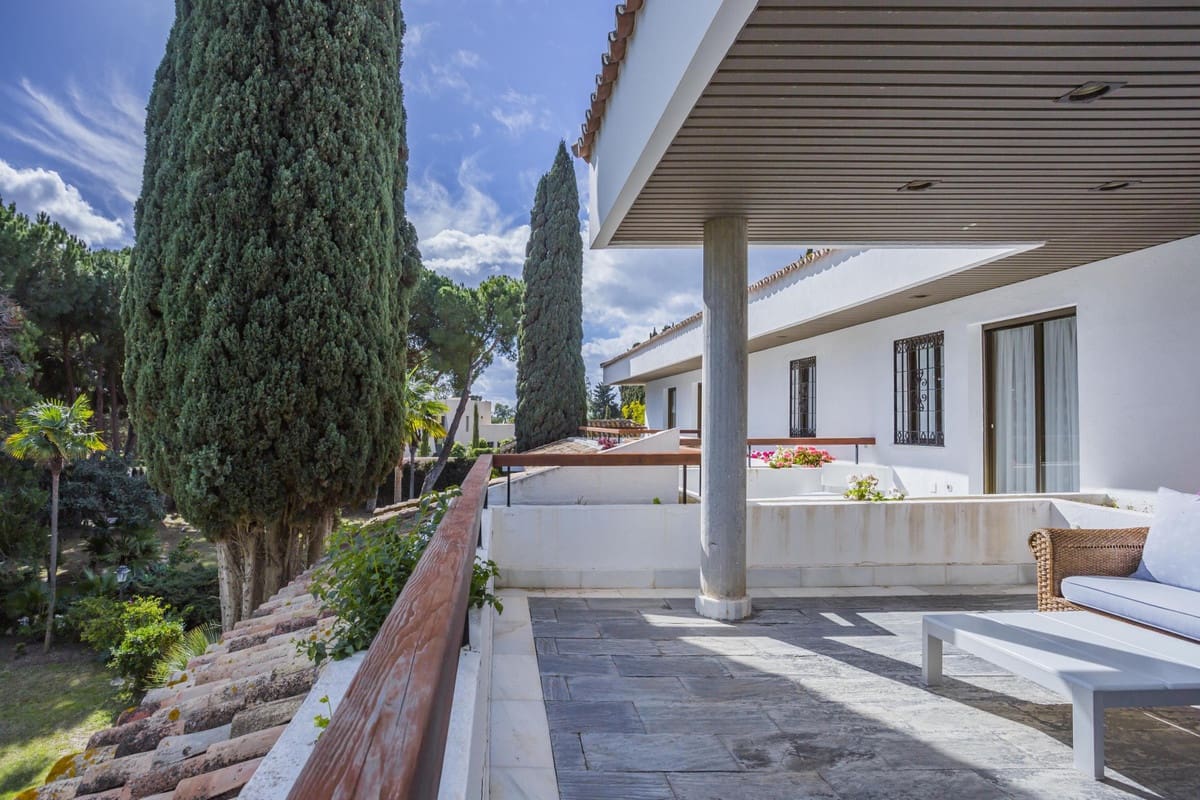 9 sypialnia Willa na sprzedaż w Guadalmina z basenem garażem - 6 200 000 € (Ref: 8220355)