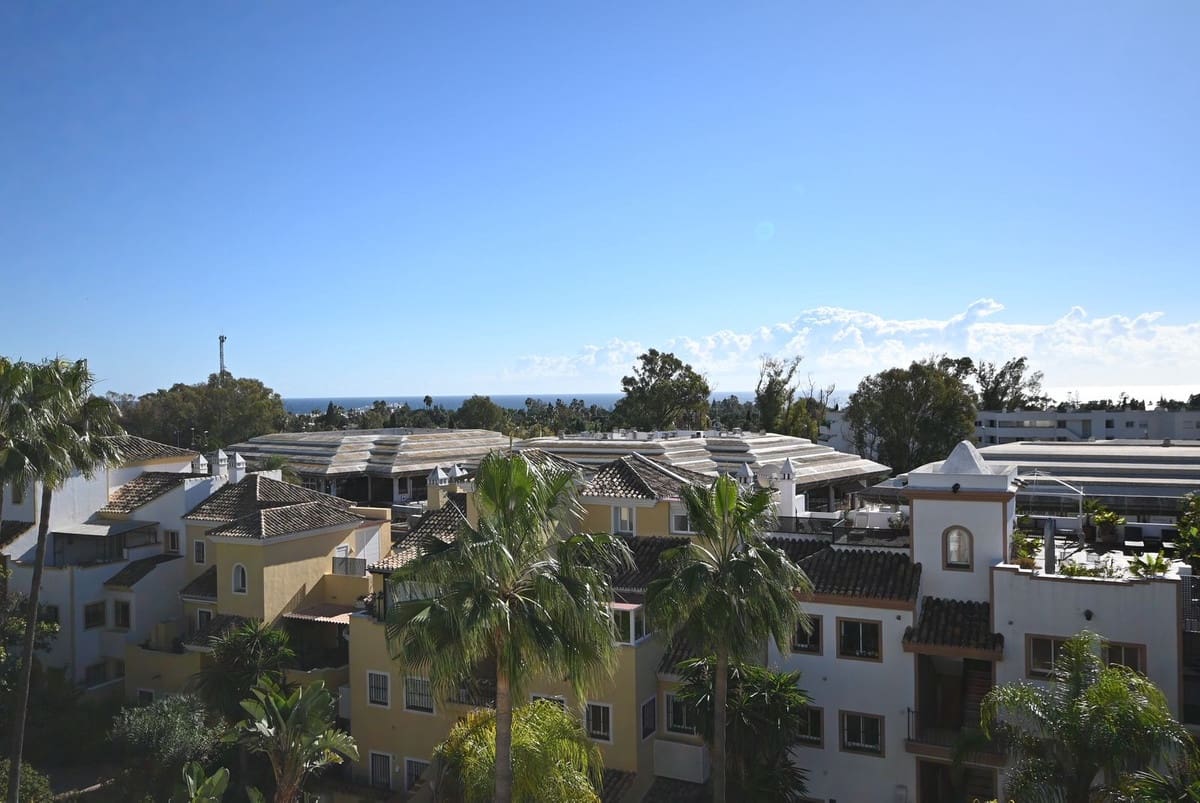 4 soveværelse Penthouse til salg i Guadalmina med swimmingpool garage - € 570.000 (Ref: 8335638)