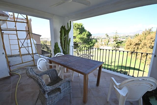 4 bedroom Penthouse for sale in Guadalmina Alta, Marbella with pool garage - € 570,000 (Ref: 8335638)