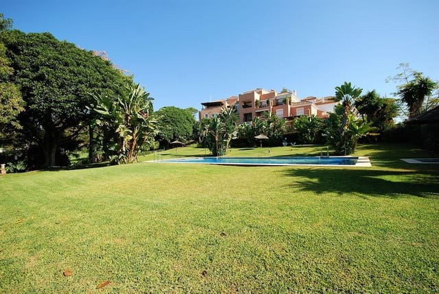 4 bedroom Penthouse for sale in Guadalmina Alta, Marbella with pool garage - € 570,000 (Ref: 8335638)