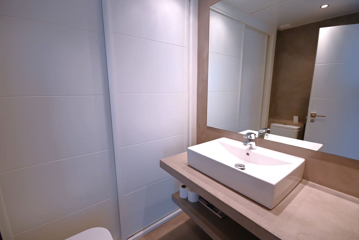 Apartamento de 2 habitaciones en Guadalmina en venta con piscina garaje - 1.200.000 € (Ref: 8570994)