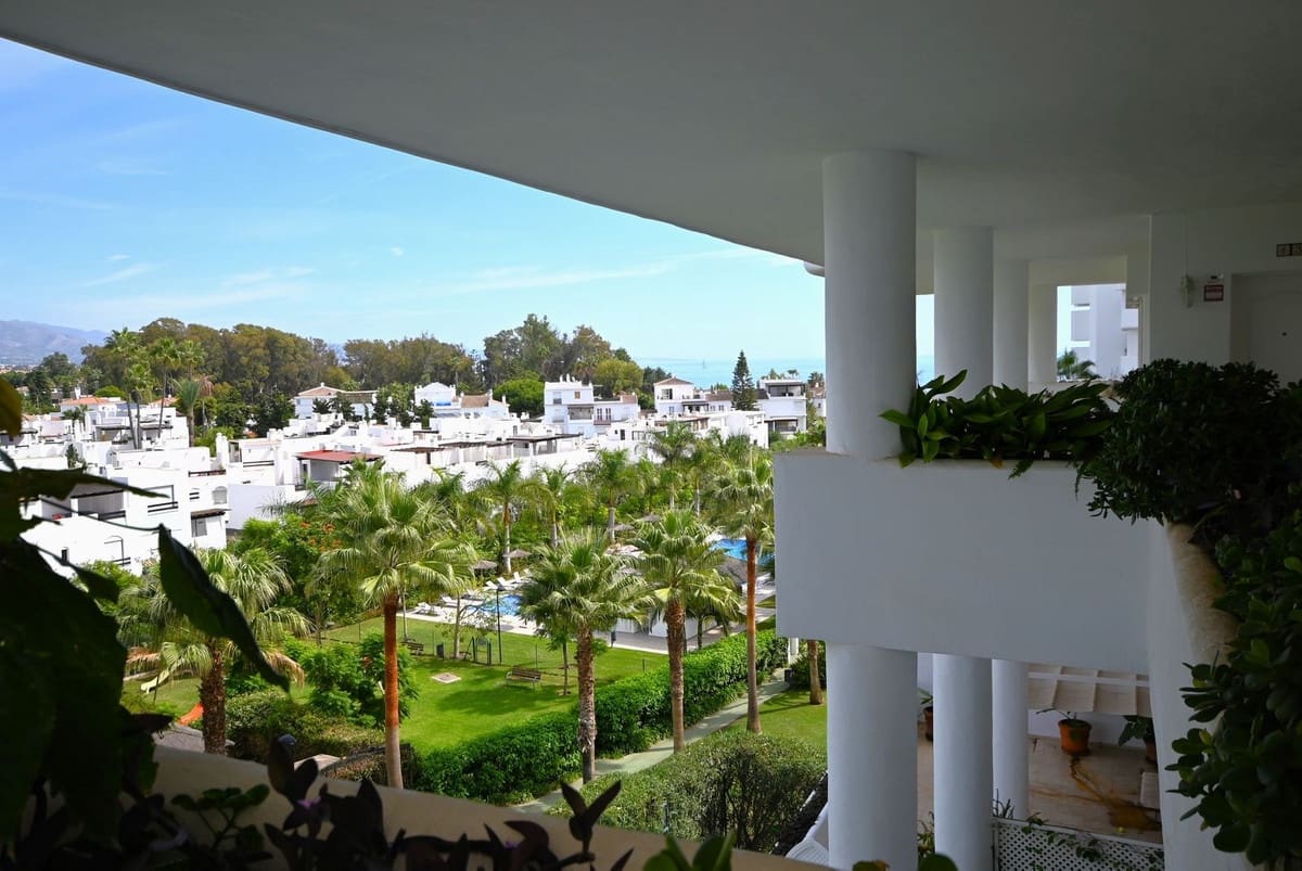 Apartamento de 2 habitaciones en Guadalmina en venta con piscina garaje - 1.200.000 € (Ref: 8570994)