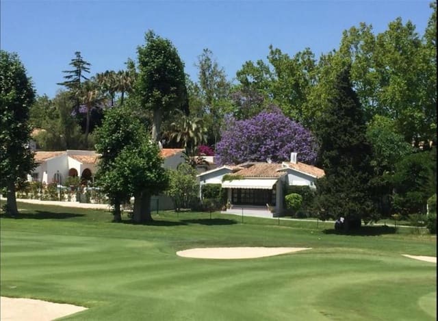 3 sovrum Villa till salu i Guadalmina Alta, Marbella med garage - 985 000 € (Ref: 8665935)
