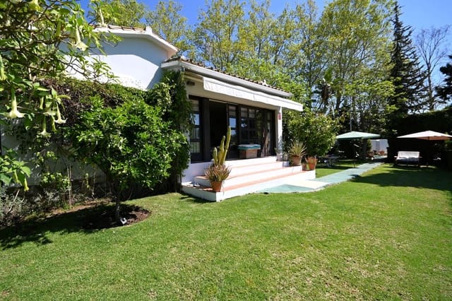 3 sovrum Villa till salu i Guadalmina Alta, Marbella med garage - 985 000 € (Ref: 8665935)