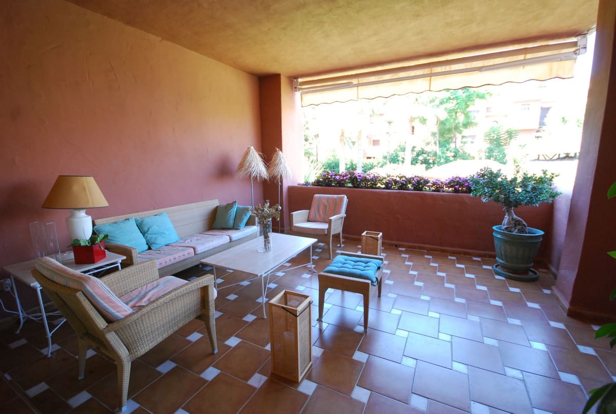 2 sypialnia Apartament na sprzedaż w Guadalmina z basenem garażem - 595 000 € (Ref: 8703264)