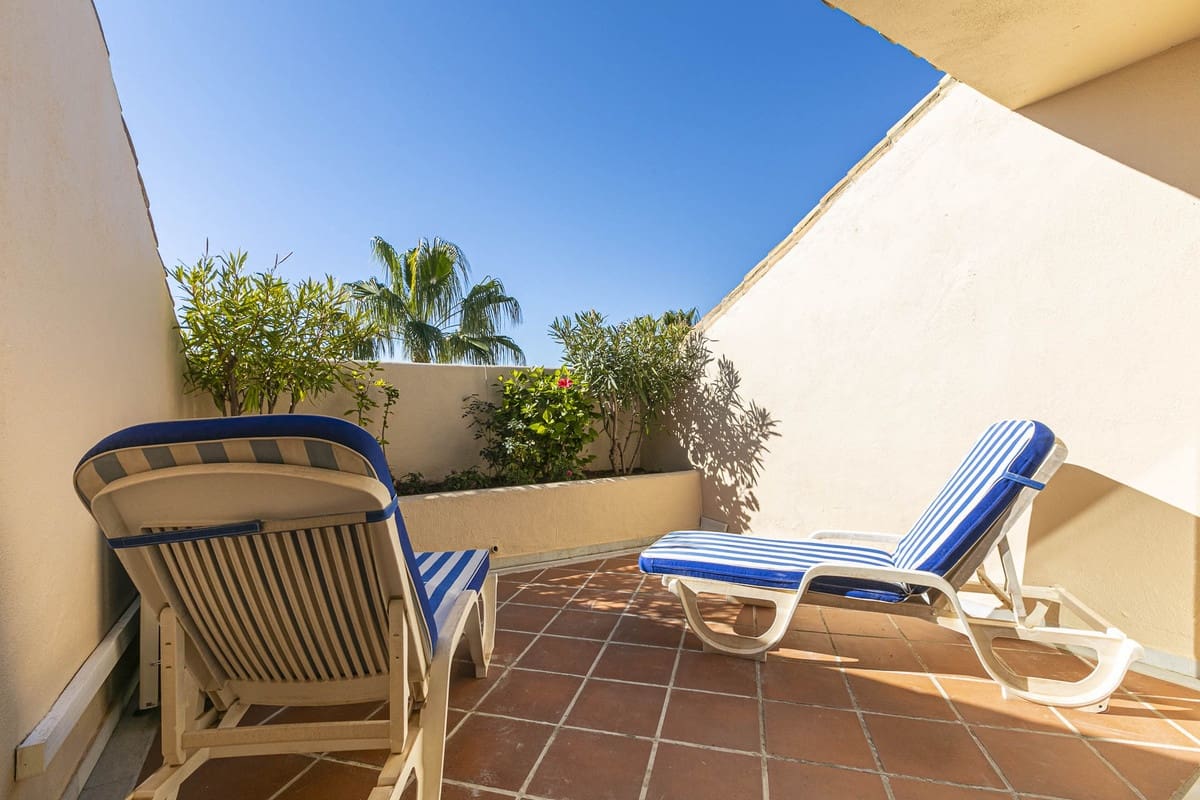 4 soverom Penthouse til salgs i Guadalmina med svømmebasseng garasje - € 950 000 (Ref: 8769082)