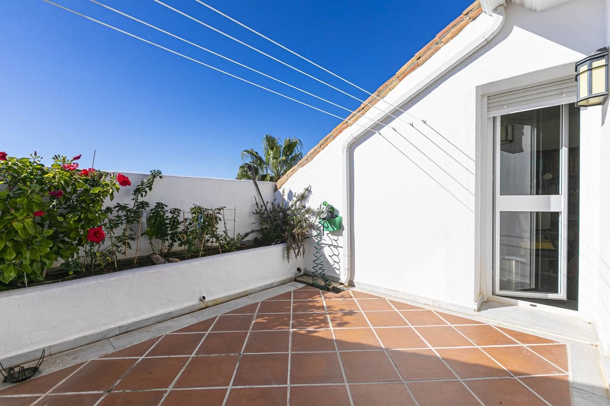 4 soverom Penthouse til salgs i Guadalmina med svømmebasseng garasje - € 950 000 (Ref: 8769082)