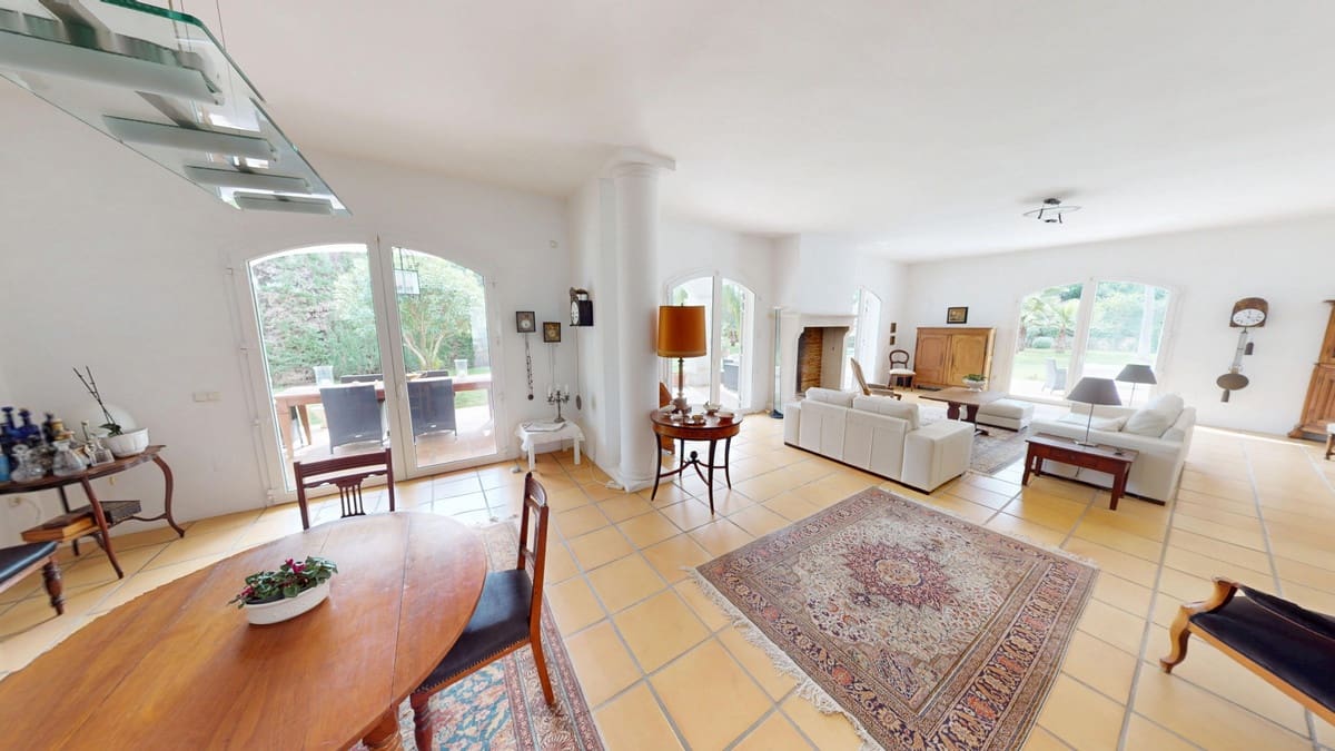 3 soveværelse Villa til salg i Guadalmina med swimmingpool garage - € 3.750.000 (Ref: 8825161)