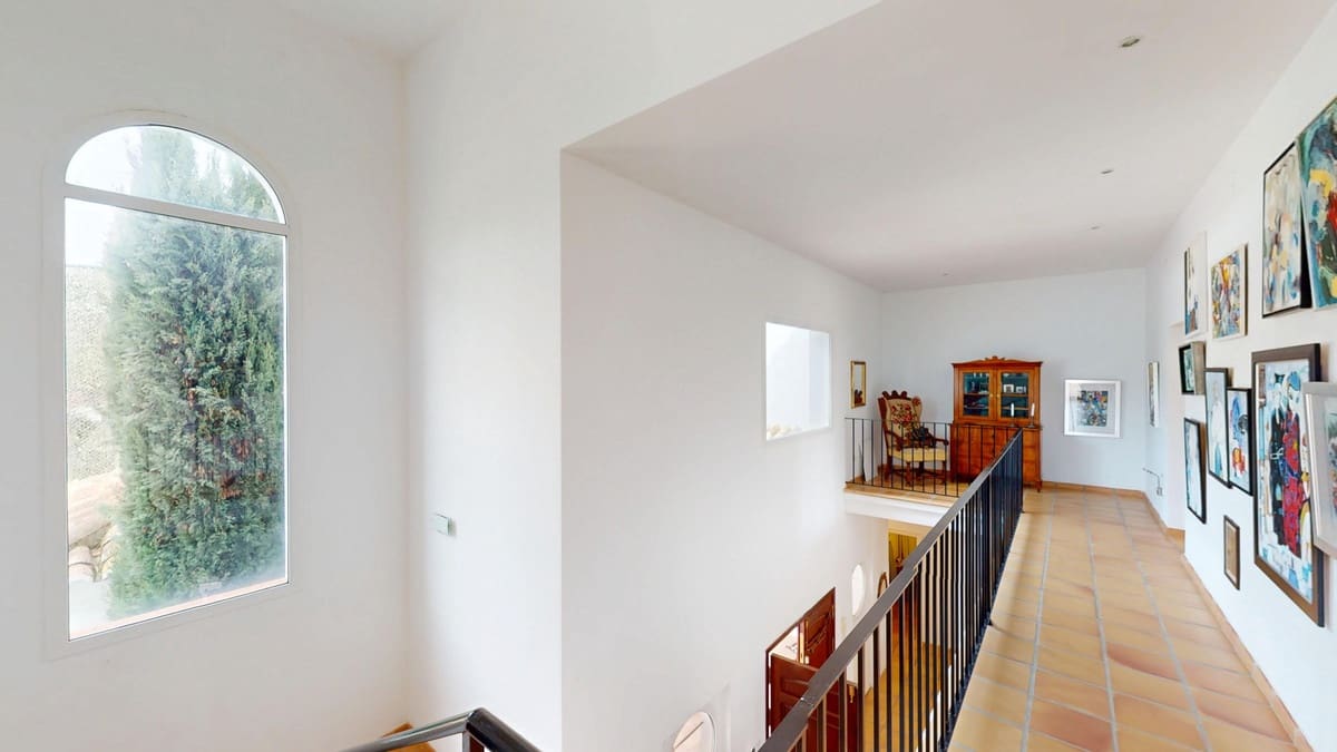 3 soveværelse Villa til salg i Guadalmina med swimmingpool garage - € 3.750.000 (Ref: 8825161)