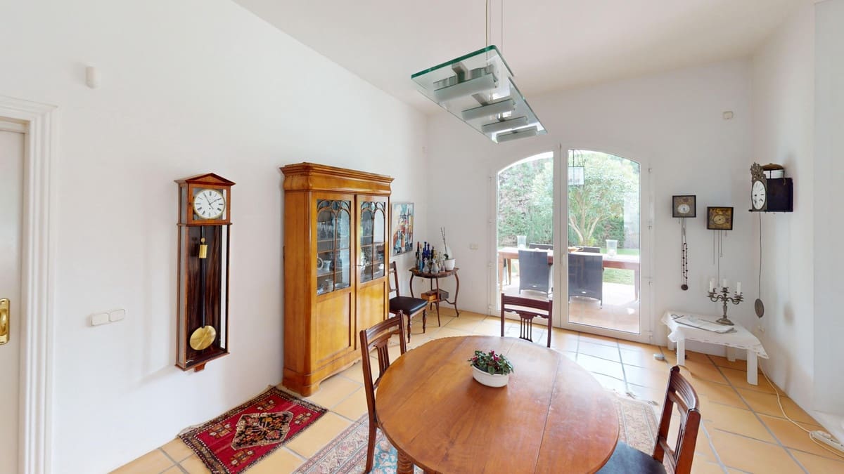 3 soveværelse Villa til salg i Guadalmina med swimmingpool garage - € 3.750.000 (Ref: 8825161)