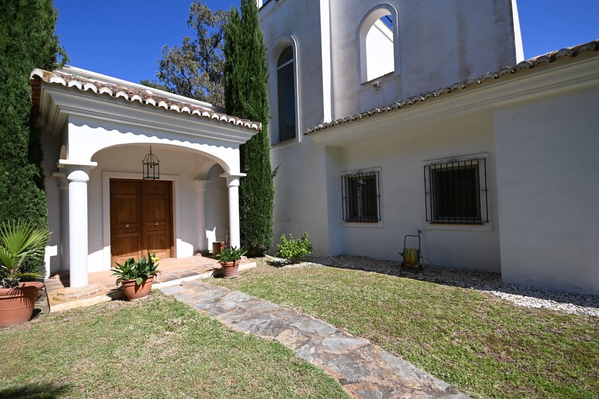 3 soveværelse Villa til salg i Guadalmina med swimmingpool garage - € 3.750.000 (Ref: 8825161)