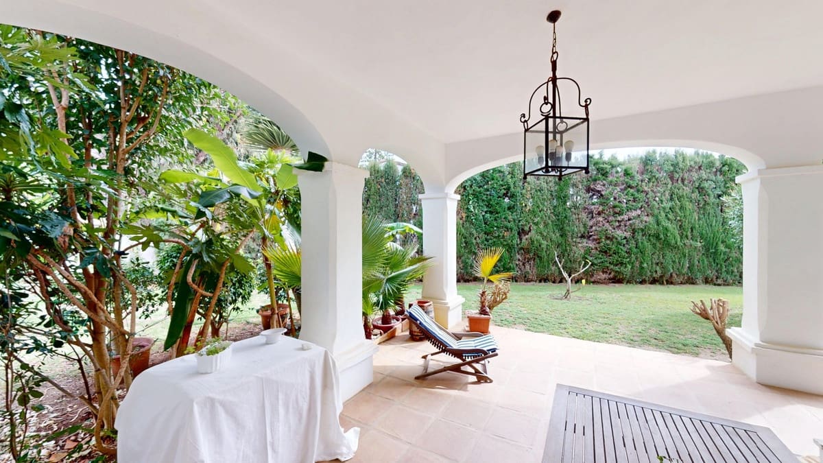 3 soveværelse Villa til salg i Guadalmina med swimmingpool garage - € 3.750.000 (Ref: 8825161)