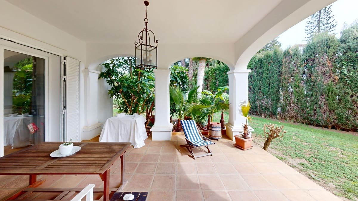 3 soveværelse Villa til salg i Guadalmina med swimmingpool garage - € 3.750.000 (Ref: 8825161)