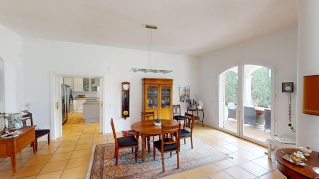 3 sypialnia Willa na sprzedaż w Guadalmina Baja, Marbella z basenem garażem - 3 750 000 € (Ref: 8825161)