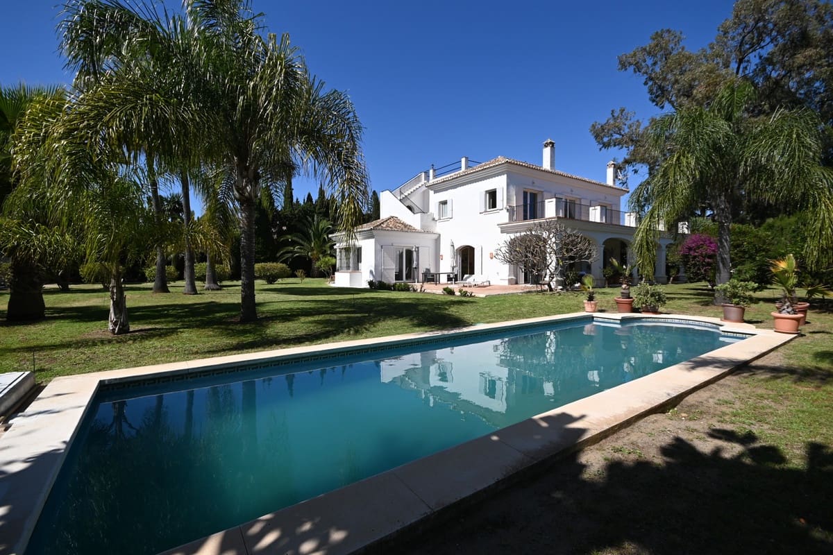 3 soveværelse Villa til salg i Guadalmina med swimmingpool garage - € 3.750.000 (Ref: 8825161)