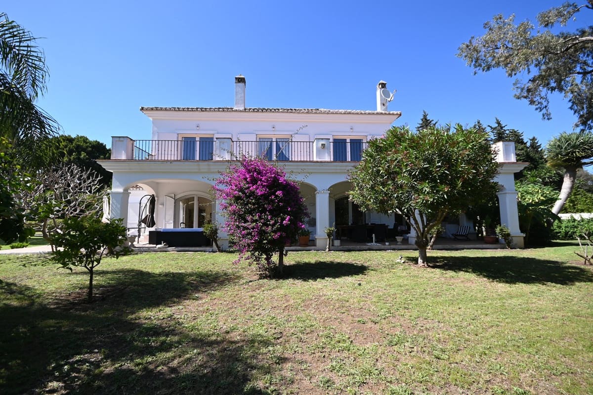 3 soveværelse Villa til salg i Guadalmina med swimmingpool garage - € 3.750.000 (Ref: 8825161)