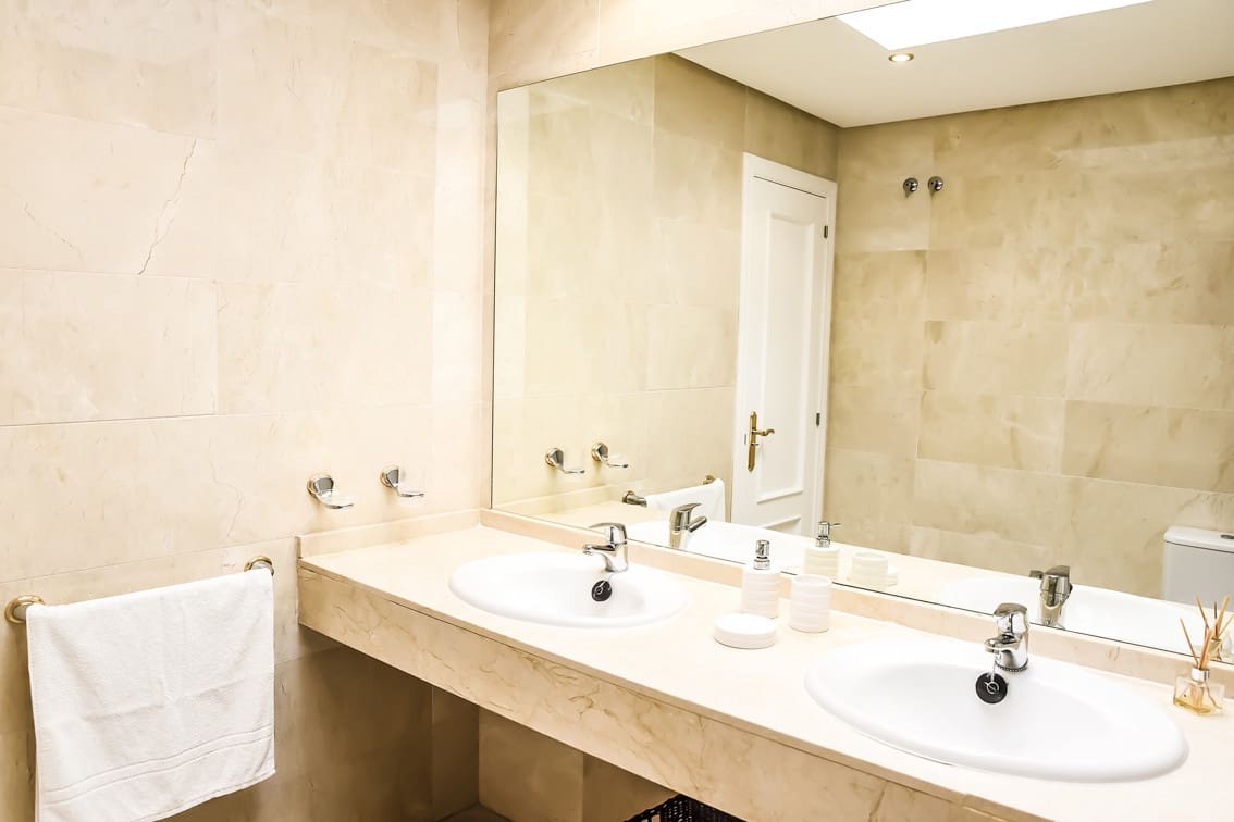 3 bedroom Penthouse for rent in Guadalmina with pool garage - € 3,200 (Ref: 9001254)