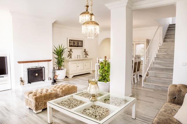 3 bedroom Penthouse for rent in Guadalmina Baja, Marbella with pool garage - € 3,200 (Ref: 9001254)