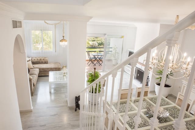 3 bedroom Penthouse for rent in Guadalmina Baja, Marbella with pool garage - € 3,200 (Ref: 9001254)