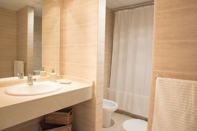 3 soverom Penthouse til leie i Guadalmina Baja, Marbella med svømmebasseng garasje - € 3 200 (Ref: 9001254)