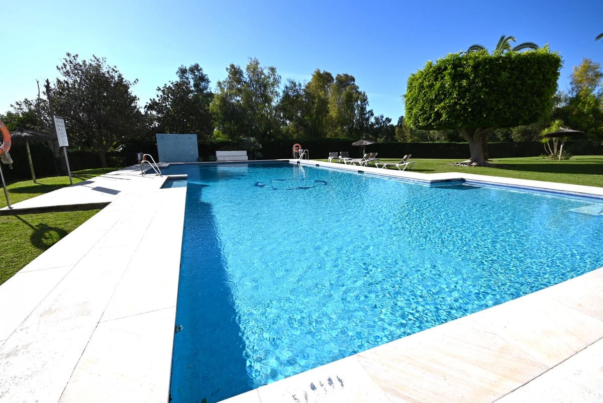 3 soverom Leilighet til salgs i Guadalmina med svømmebasseng garasje - € 790 000 (Ref: 9065529)